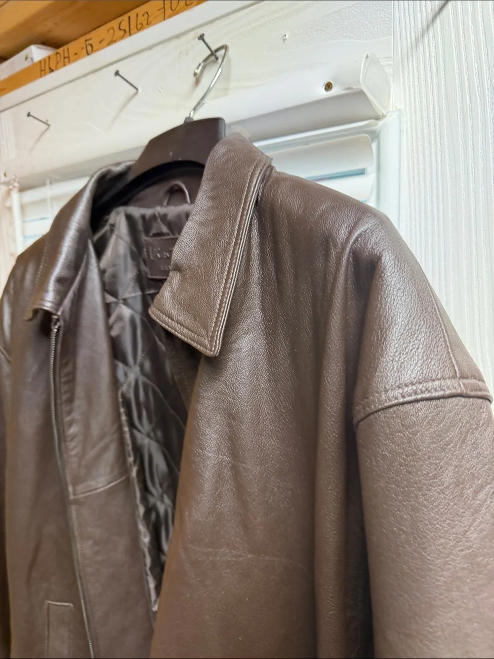 Vintage Old 100% brown Leather Mens Jacket..XXXL